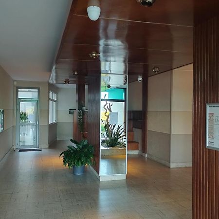 Chambrette Boulevard Des Pyrenees Hypercentre 10M Carre Wc Sur Le Palier, Porte40 Pau Eksteriør bilde